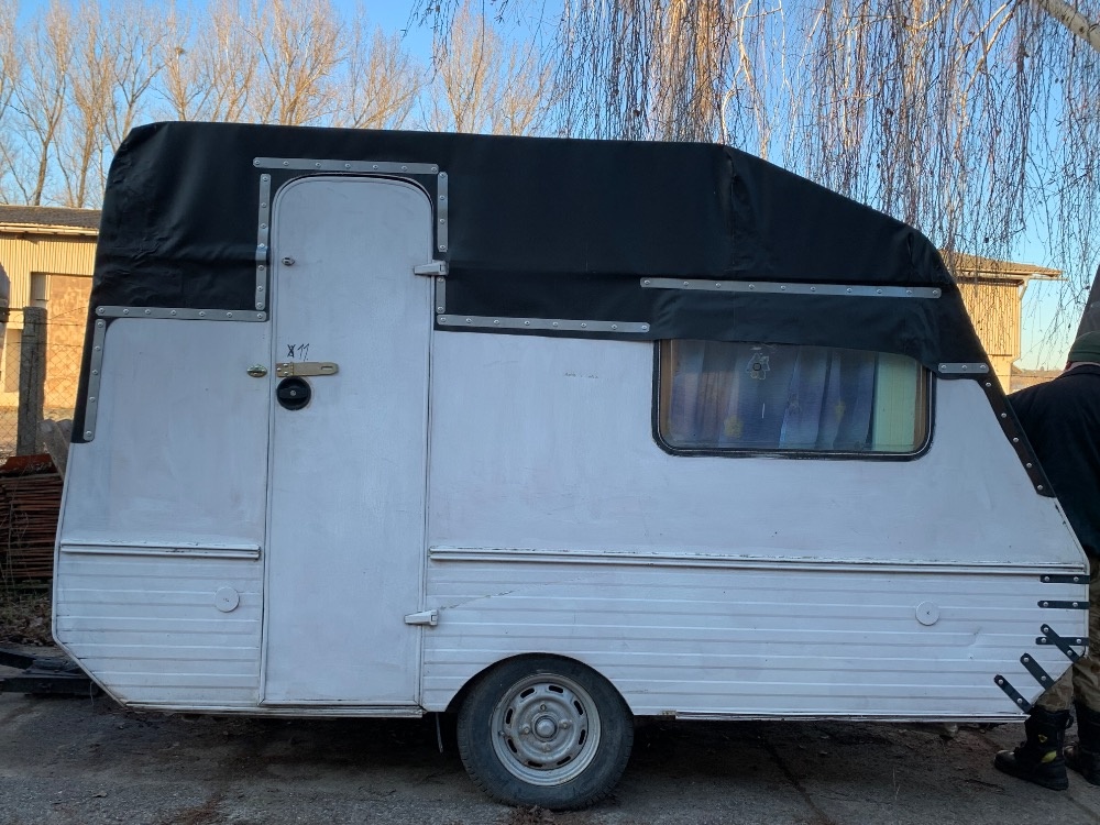 prodám karavan bez tp č.11