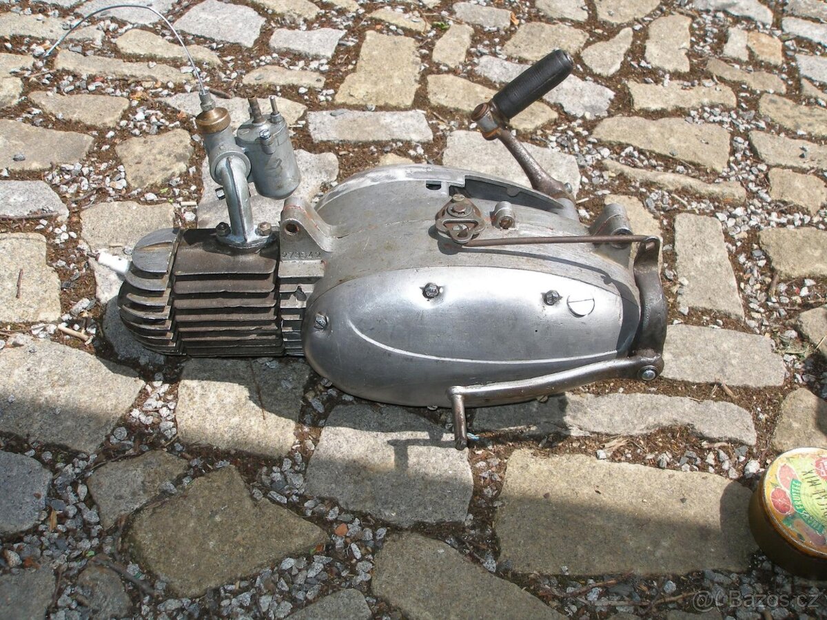 MOTOR JAWA 550/555