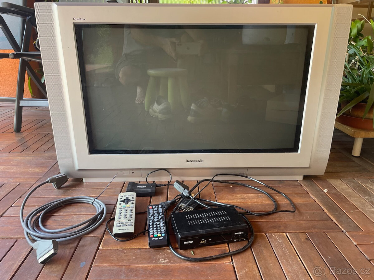 CRT Televize Panasonic 78 cm, settopbox a další