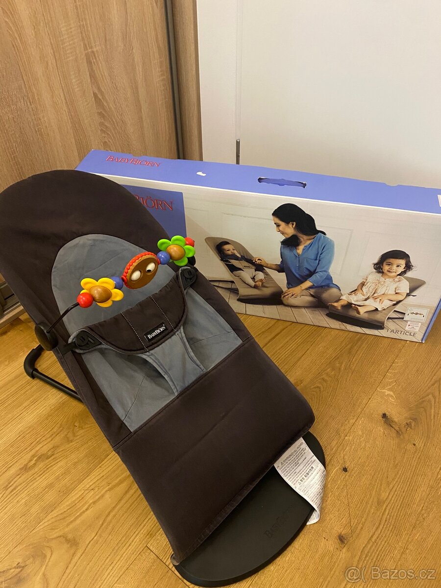 Lehátko Babybjörn s hrazdičkou