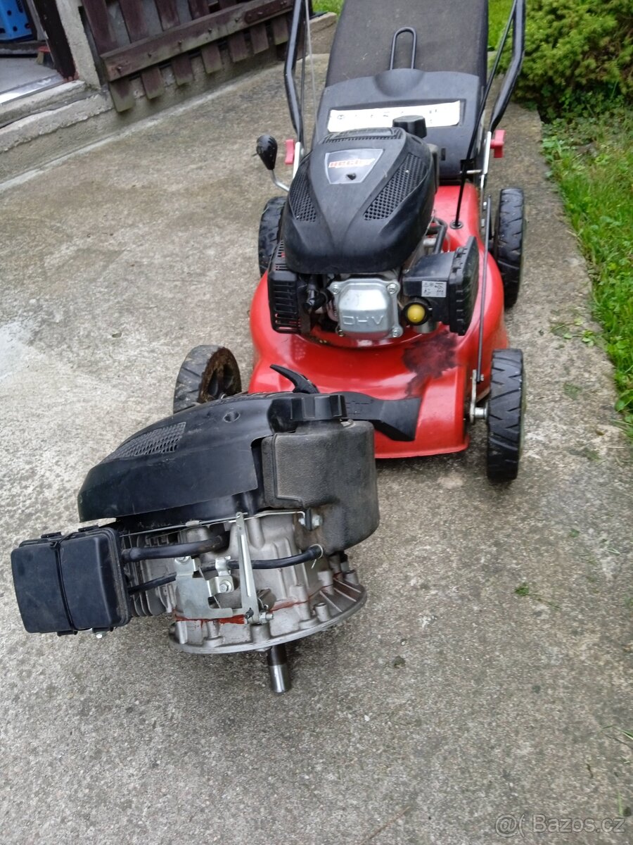 Prodám sekačku HECHT s náhradním motorem
