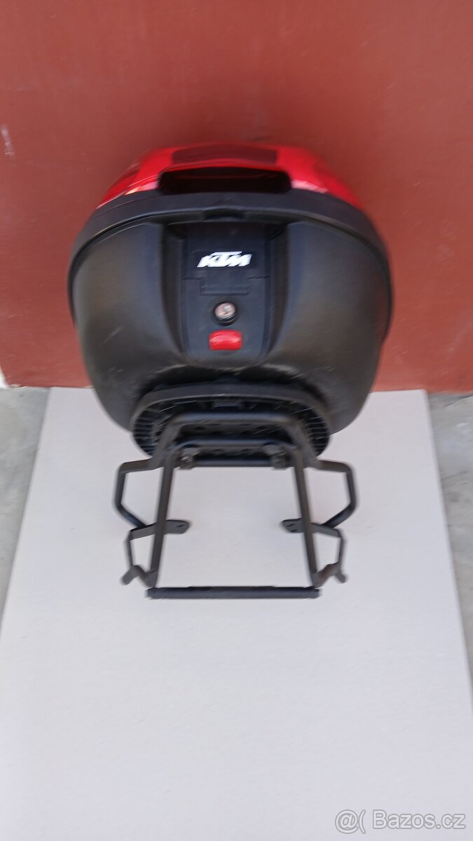 Nosič kufru GIVI na KTM Duke 125/200/390
