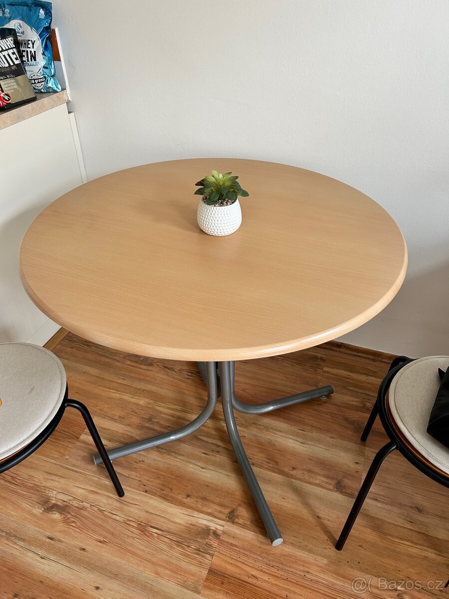 Jídelní stůl kulatý, průměr/šířka 90cm