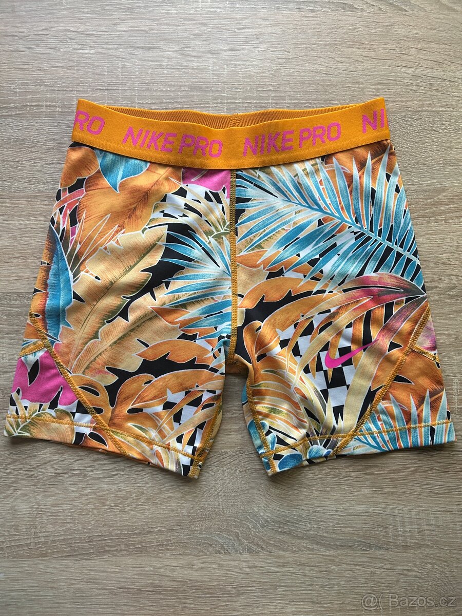 Dámské sportovní kraťasy Nike Pro