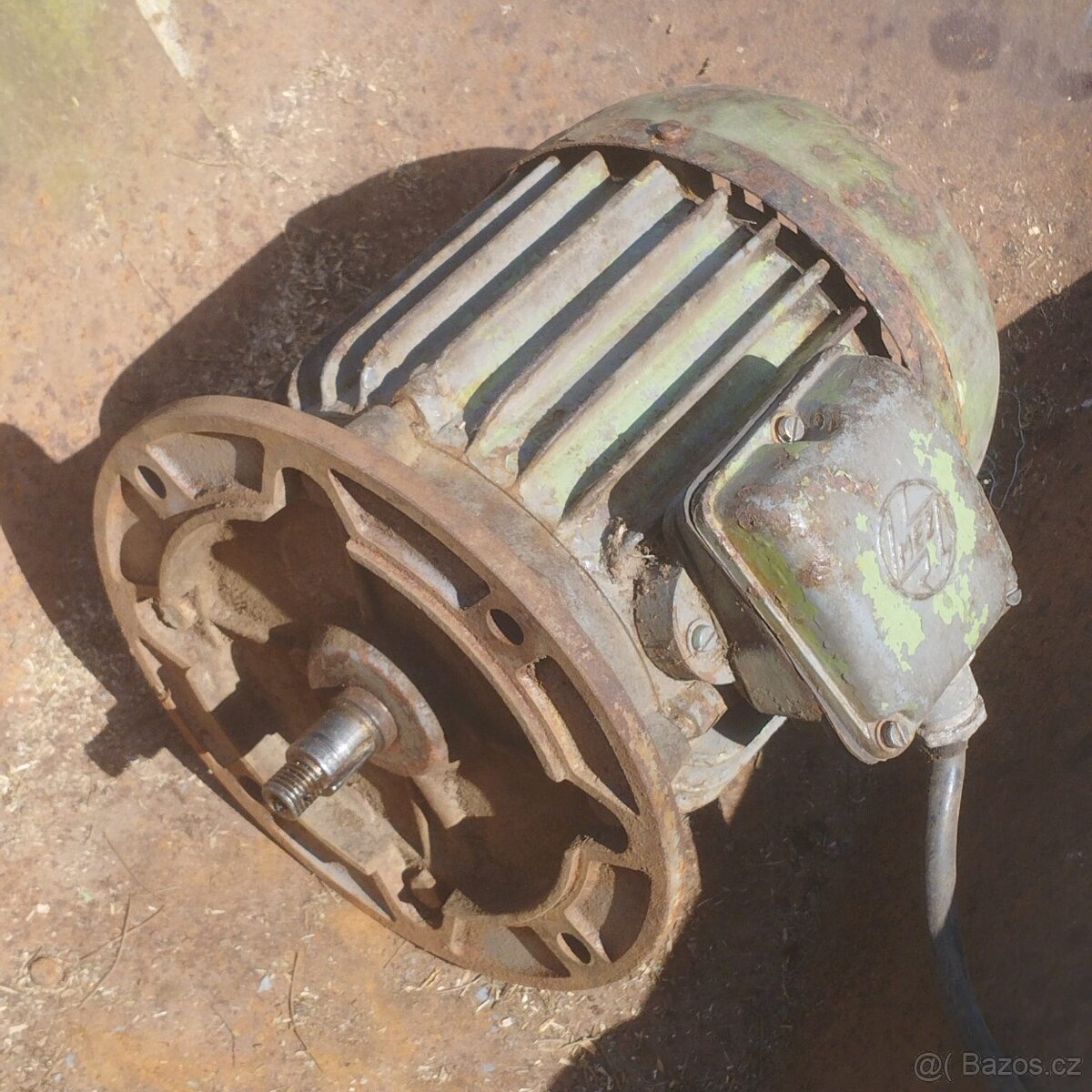 Přírubový 3fázový elektromotor