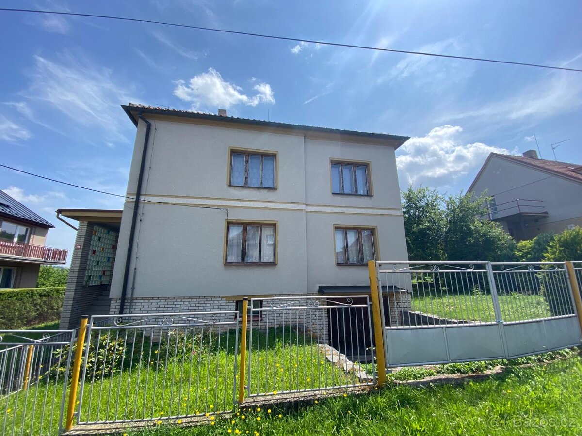 KRUŠOVICE, VELKORYSÝ RODINNÝ DŮM 7+1