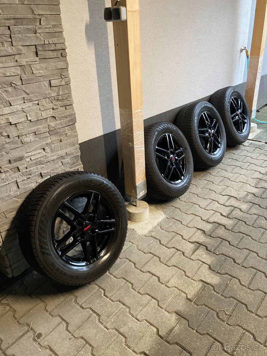 Nová C4 -zimní sada pneumatik Nokian Tyres 215/65 R16.