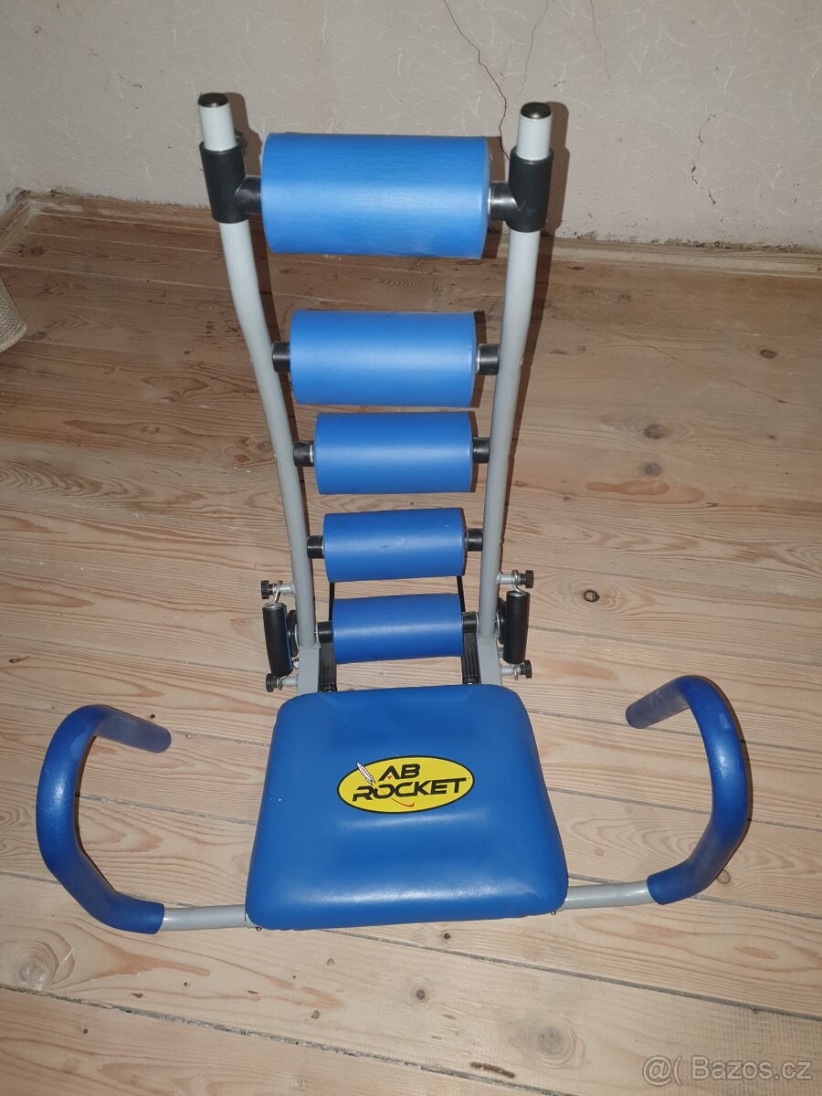POSILOVACÍ STROJ NA BŘICHO