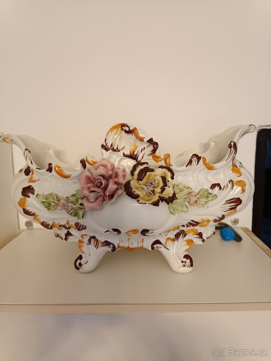 Starožitná gigantická porcelánová mísa ve tvaru Gondoly.