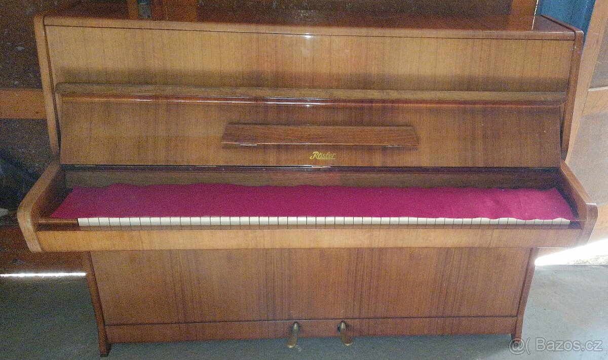 Piano Rösler - Petrof