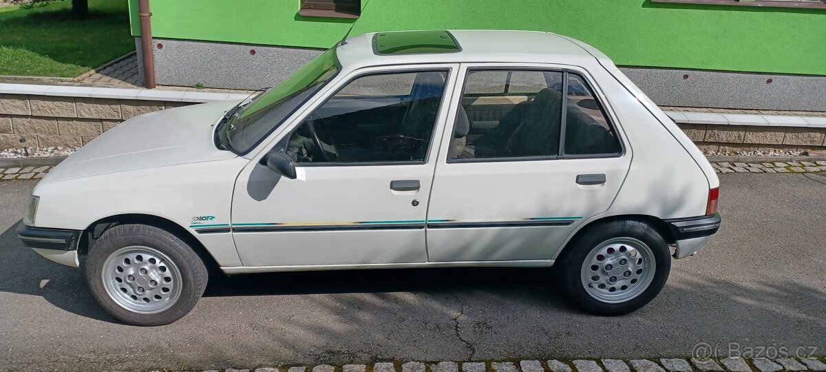 Peugeot 205