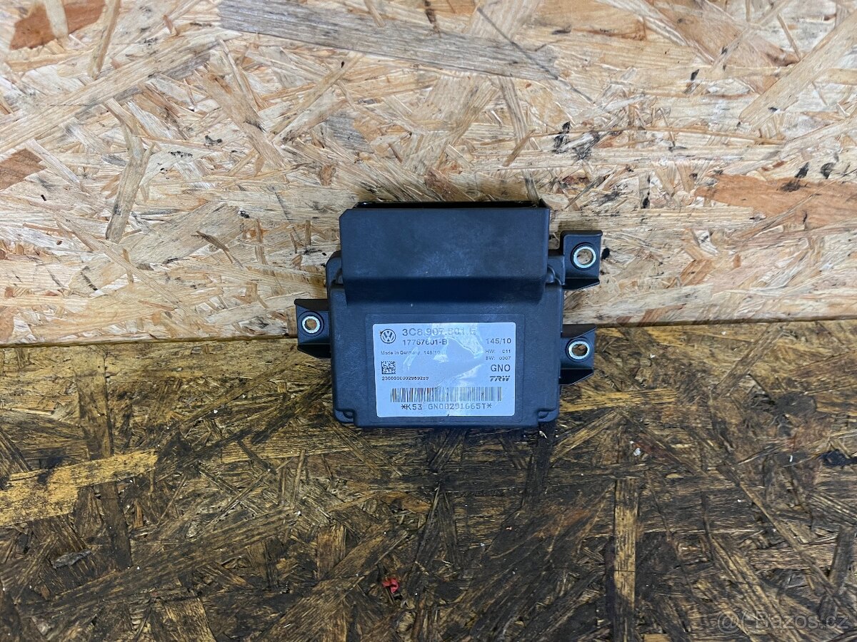 ŘÍDICÍ JEDNOTKA EL. RUČNÍ BRZDY VW PASSAT B6 3C8907801E