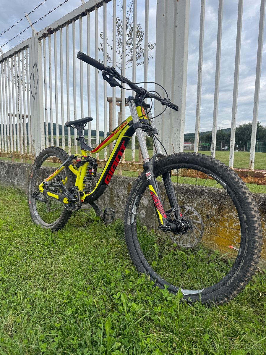GIANT GLORY DH 2016 vel. L