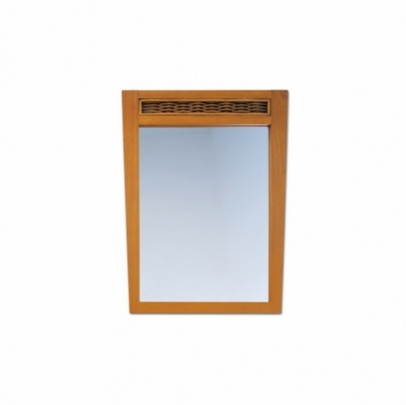 Zrcadlo v dřevěném rámu.