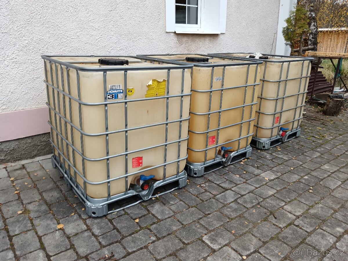 IBC nádrž o objemu 1.000 litrů