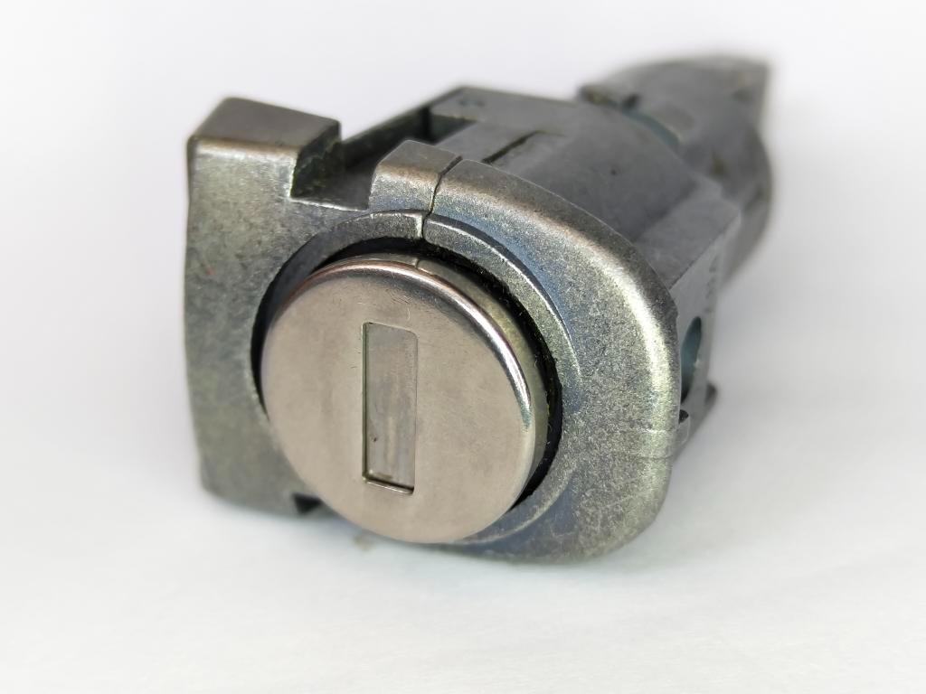 Zámek Škoda Octavia 2 + postavení na váš klíč.  Škoda Octavi