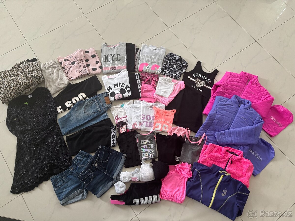 Komplet dívčího oblečení 8 - 10 let