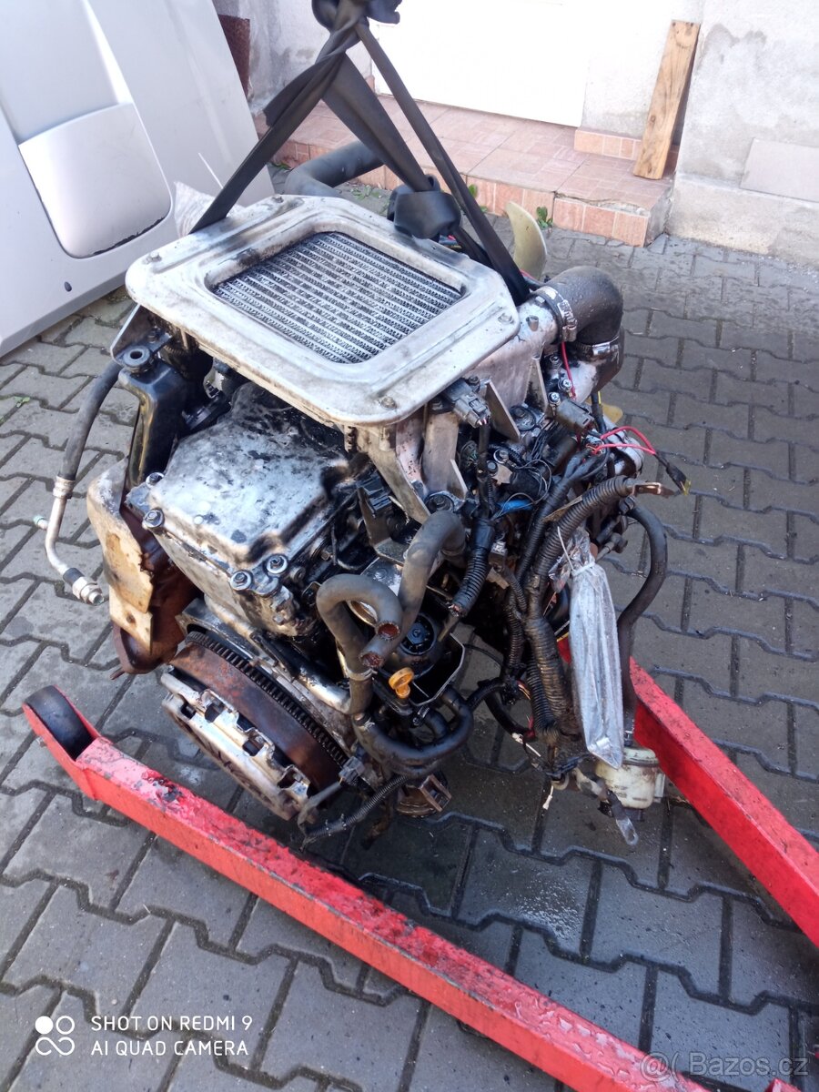 Prodám motor Nissan Navara D22 2,5 nafta 98KW