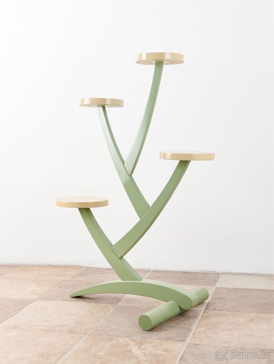 Krásný vintage květinový stojan