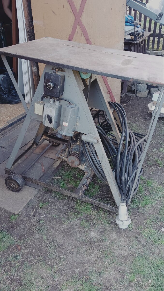 Stolní pila cirkulárka