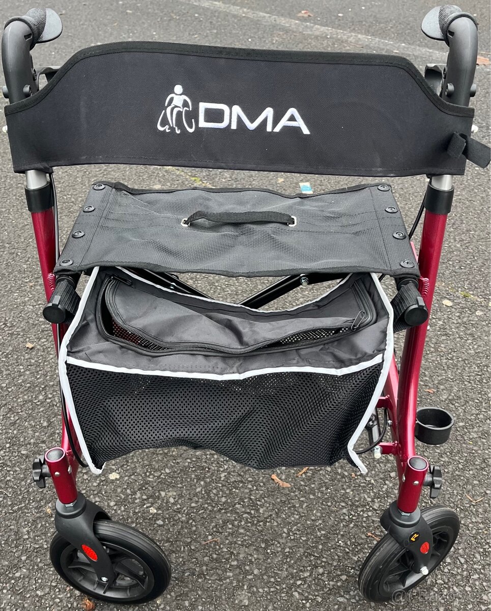 Nové invalidní chodítko pro seniory