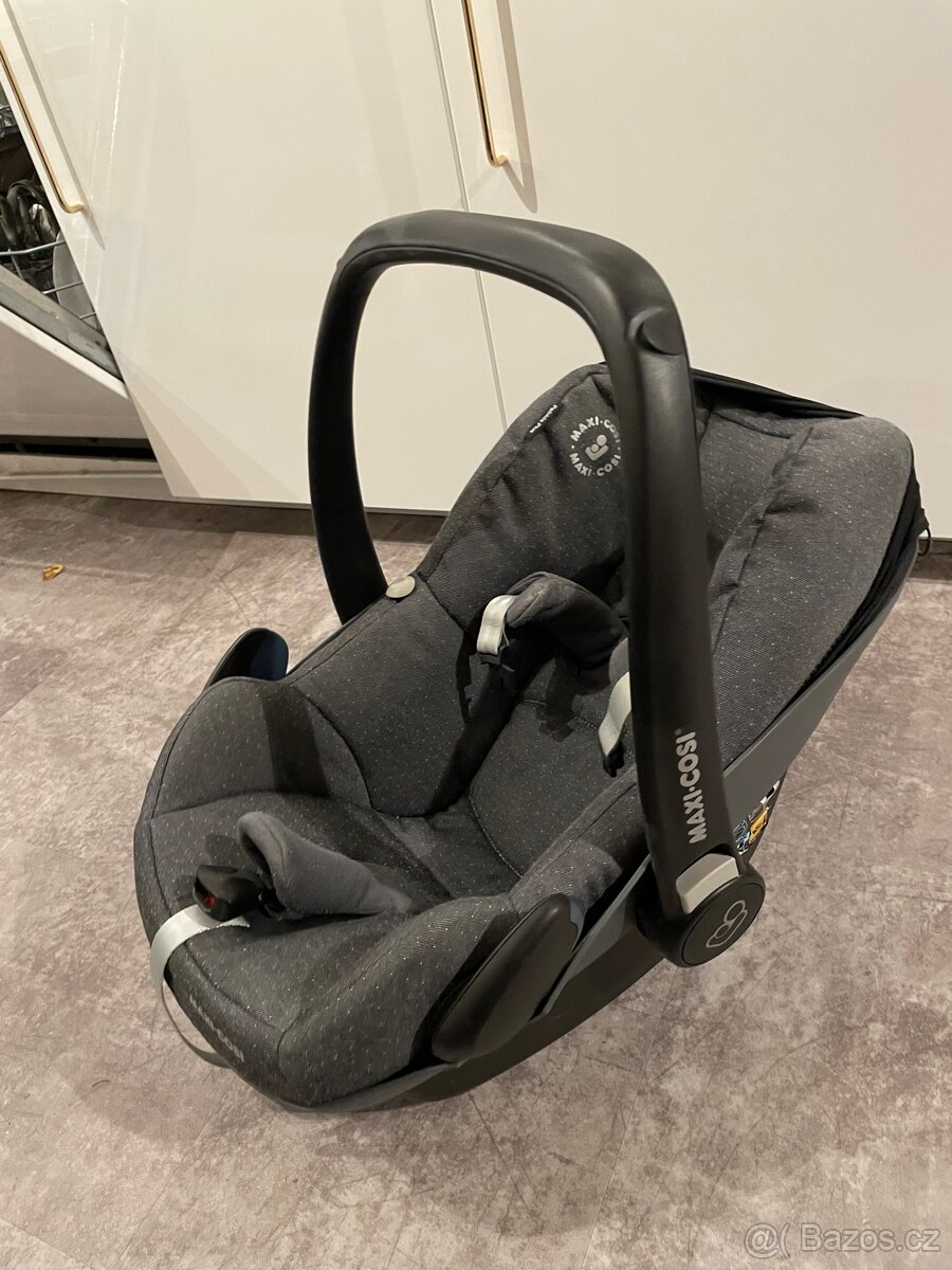 P.C. 14.519 Kč Maxi Cosi 2x dětská autosedačka a základna