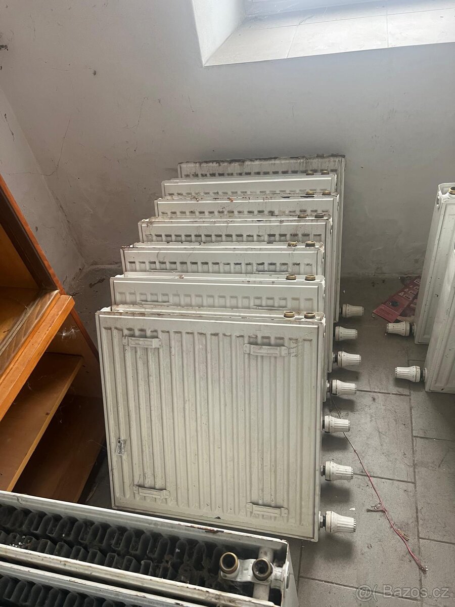 Prodám bílé deskové radiátory – 500 Kč/kus