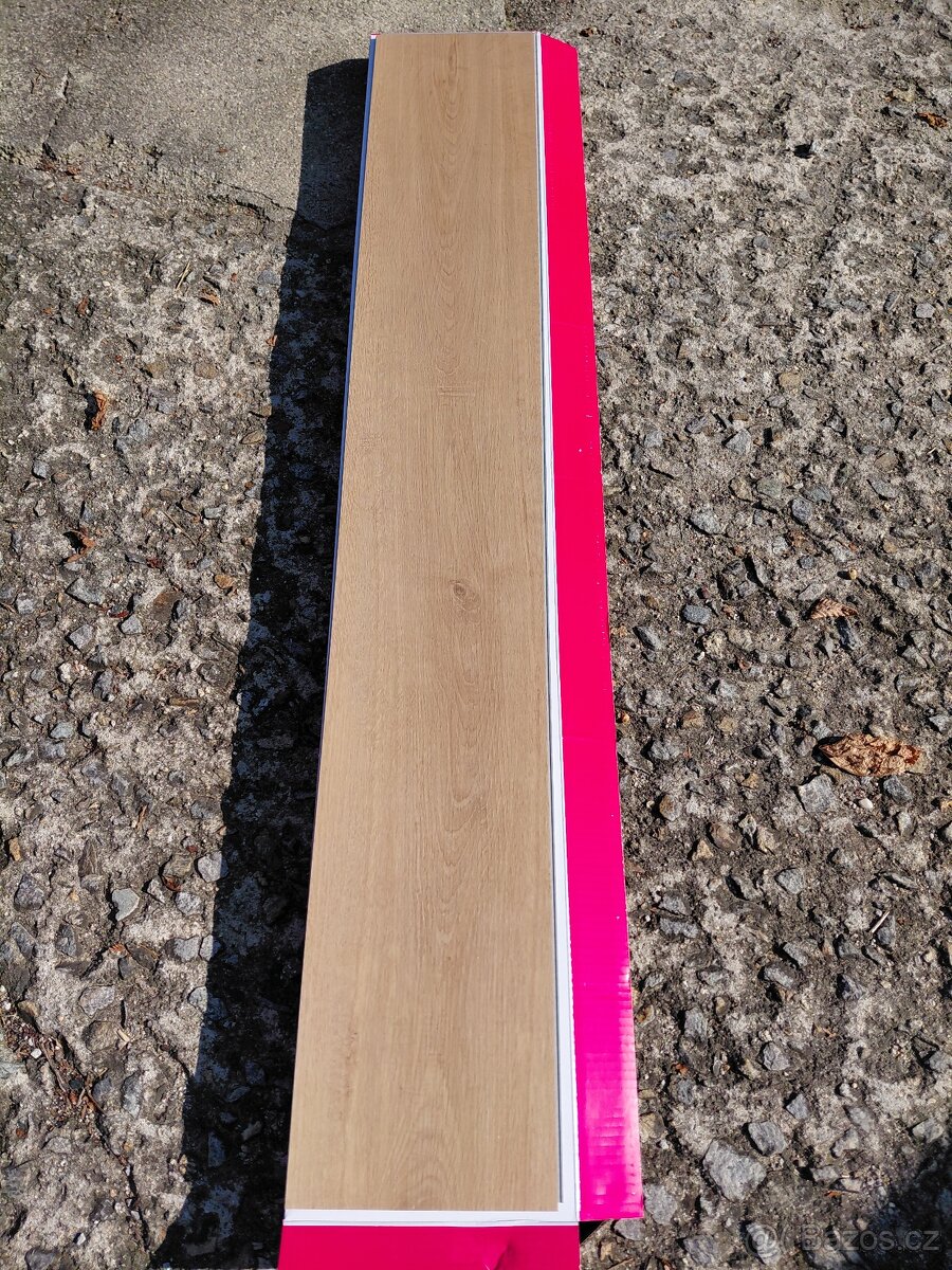 Vinylová podlaha, dub 28,5m2