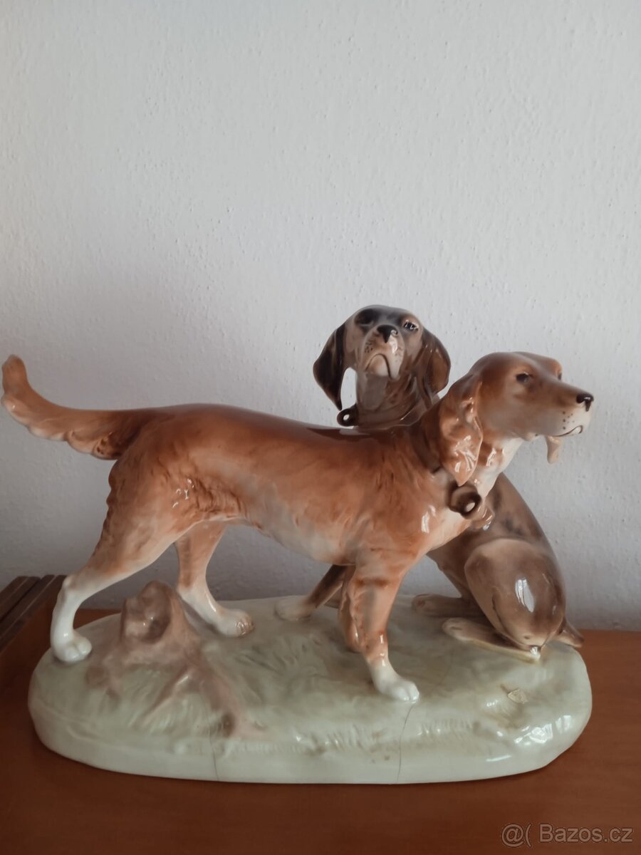 Porcelánová soška psů