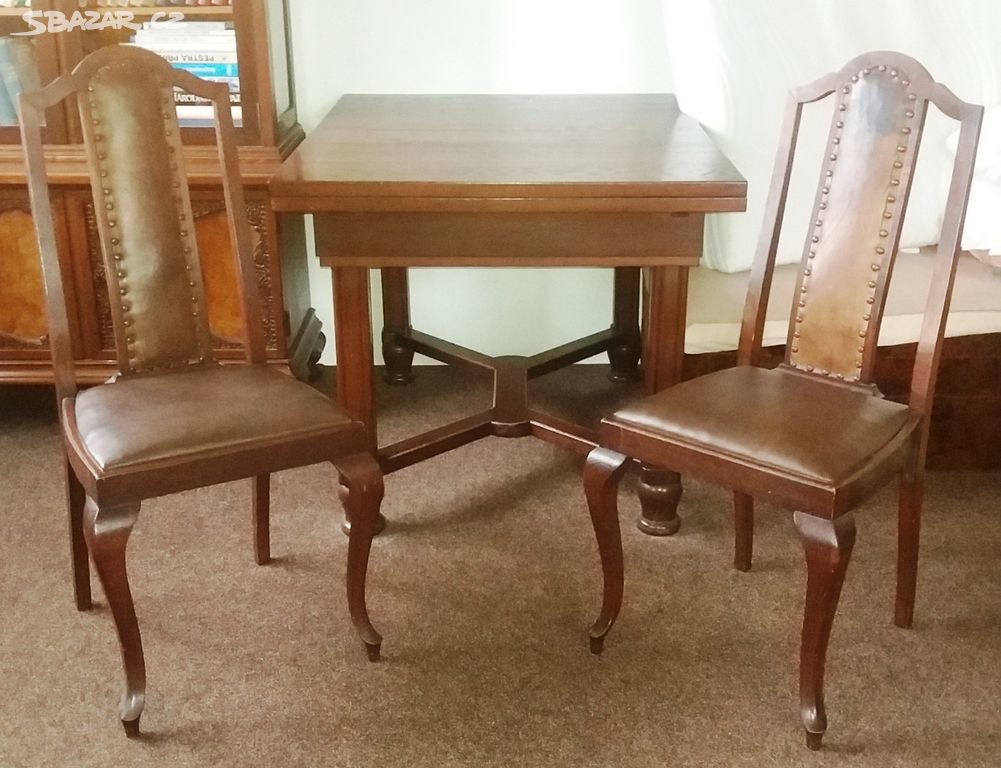 Starožitný masivní nábytek stůl a 2 židle