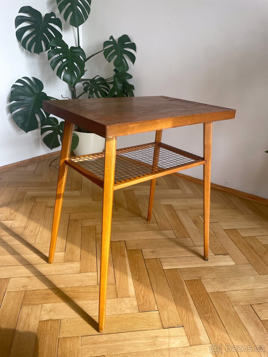 Retro stolek s výpletem Dřevopodnik