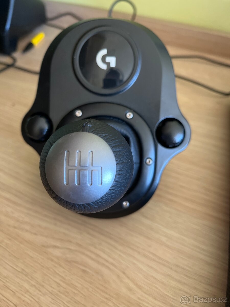 Řadící páka Logitech Driving Force