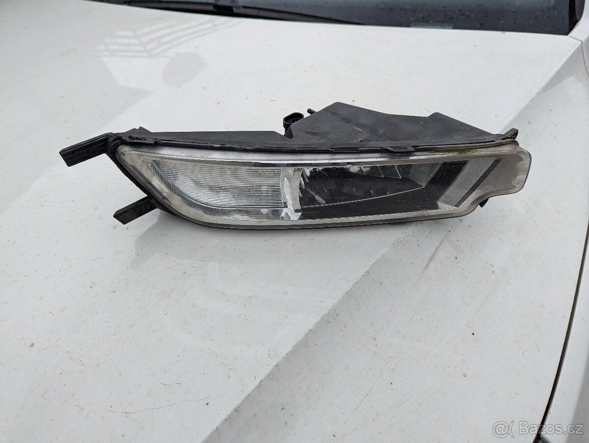 Prodám levé mlhové světlo Passat b8
