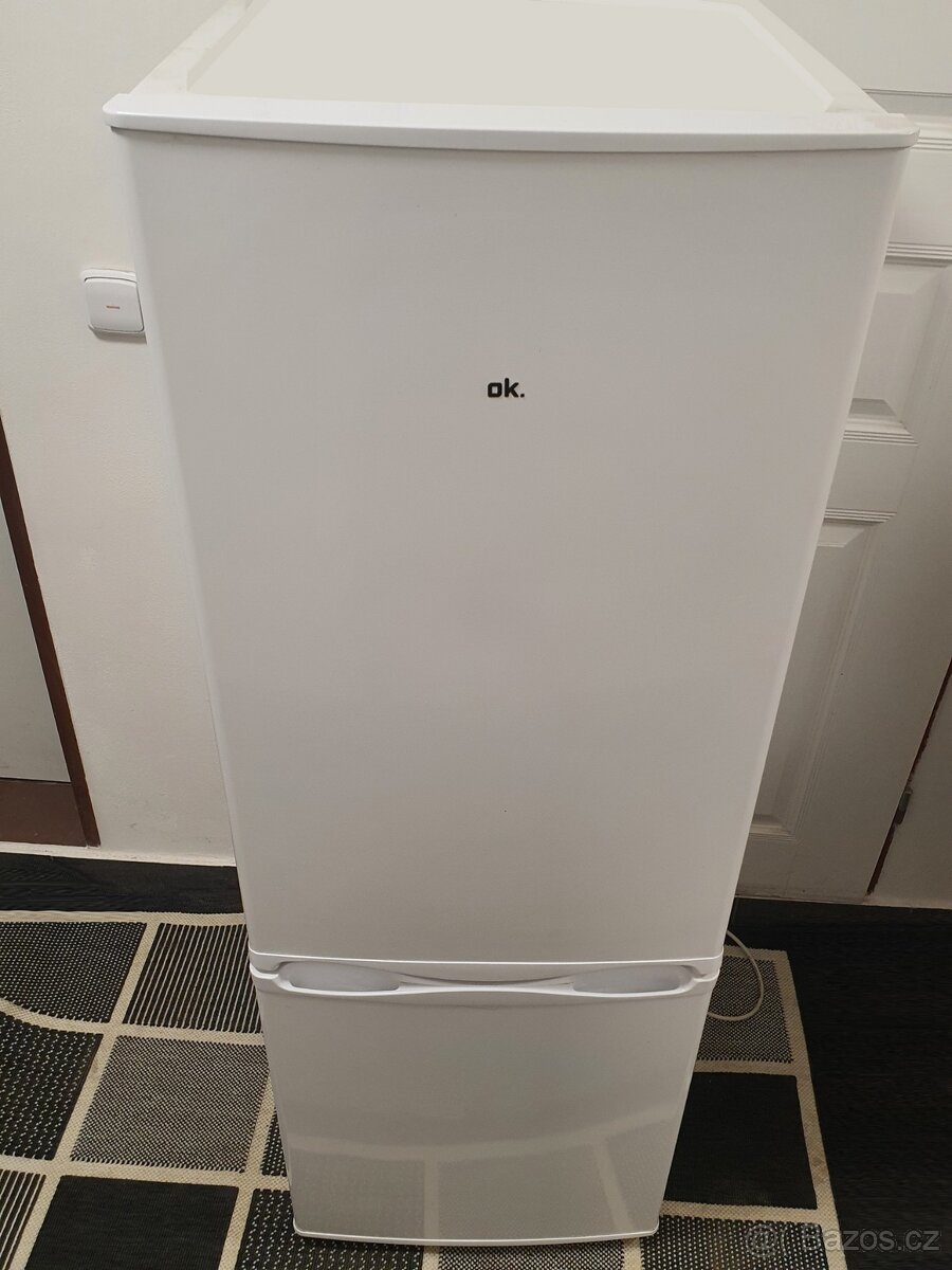A++ úsporná A+ lednice s mrazákem jako NOVÁ