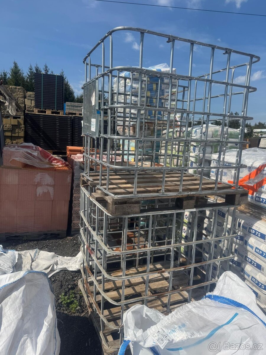 Klec na dřevo