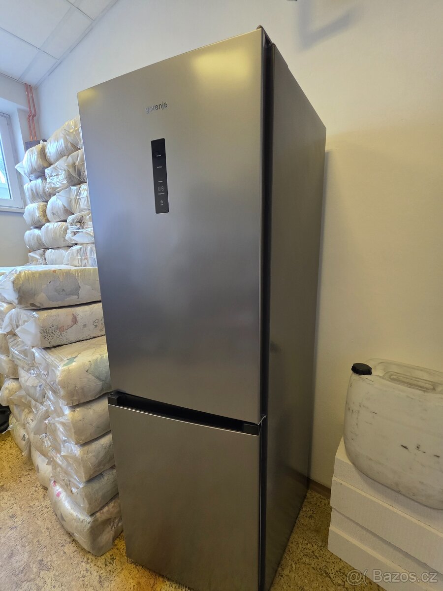 LEDNICE GORENJE - HZF33682SED