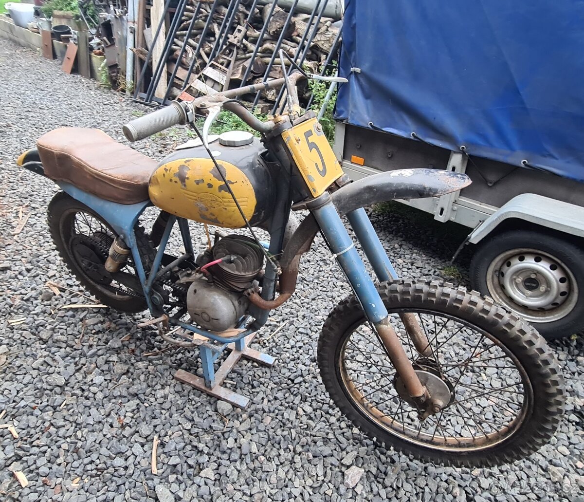 Dobová kroska svazarm ČZ150