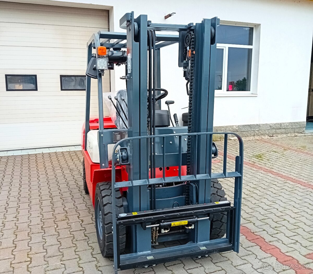 Vysokozdvižný vozík 2.5T, 3.0m zdvih, DIESEL