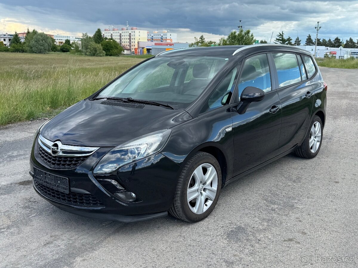 Opel Zafira Tourer 1.4T 103kw, rv 2013, 1.MAJITEL, 146.000km