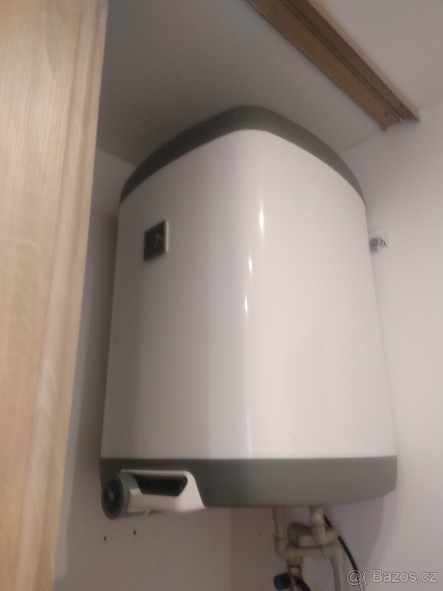 Elektrický ohřívač vody
