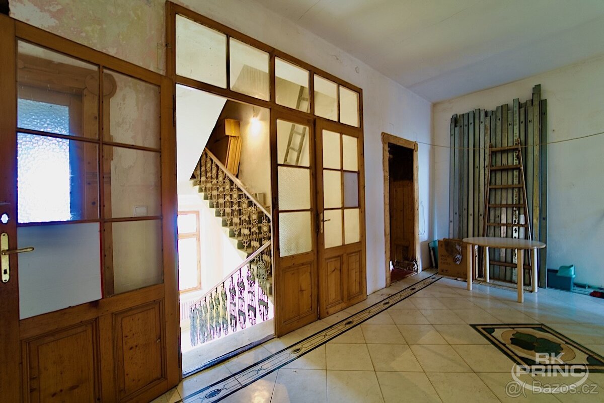 Rodinný dům 657 m2, na pozemku 891 m2, obce Hrobce, Litoměři