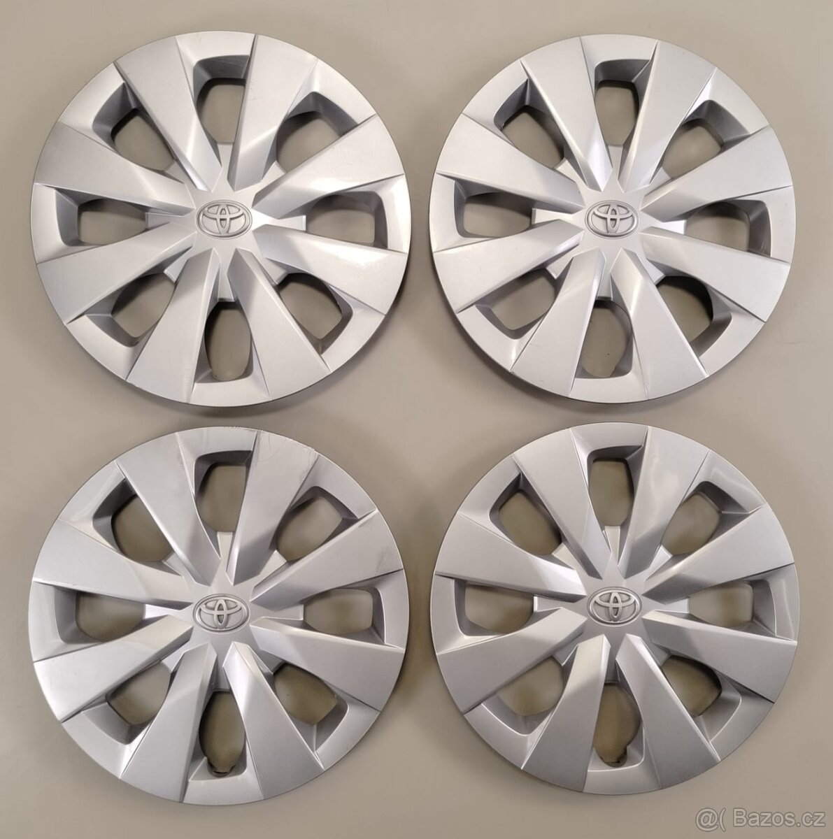 Poklice Toyota 15" 4ks
