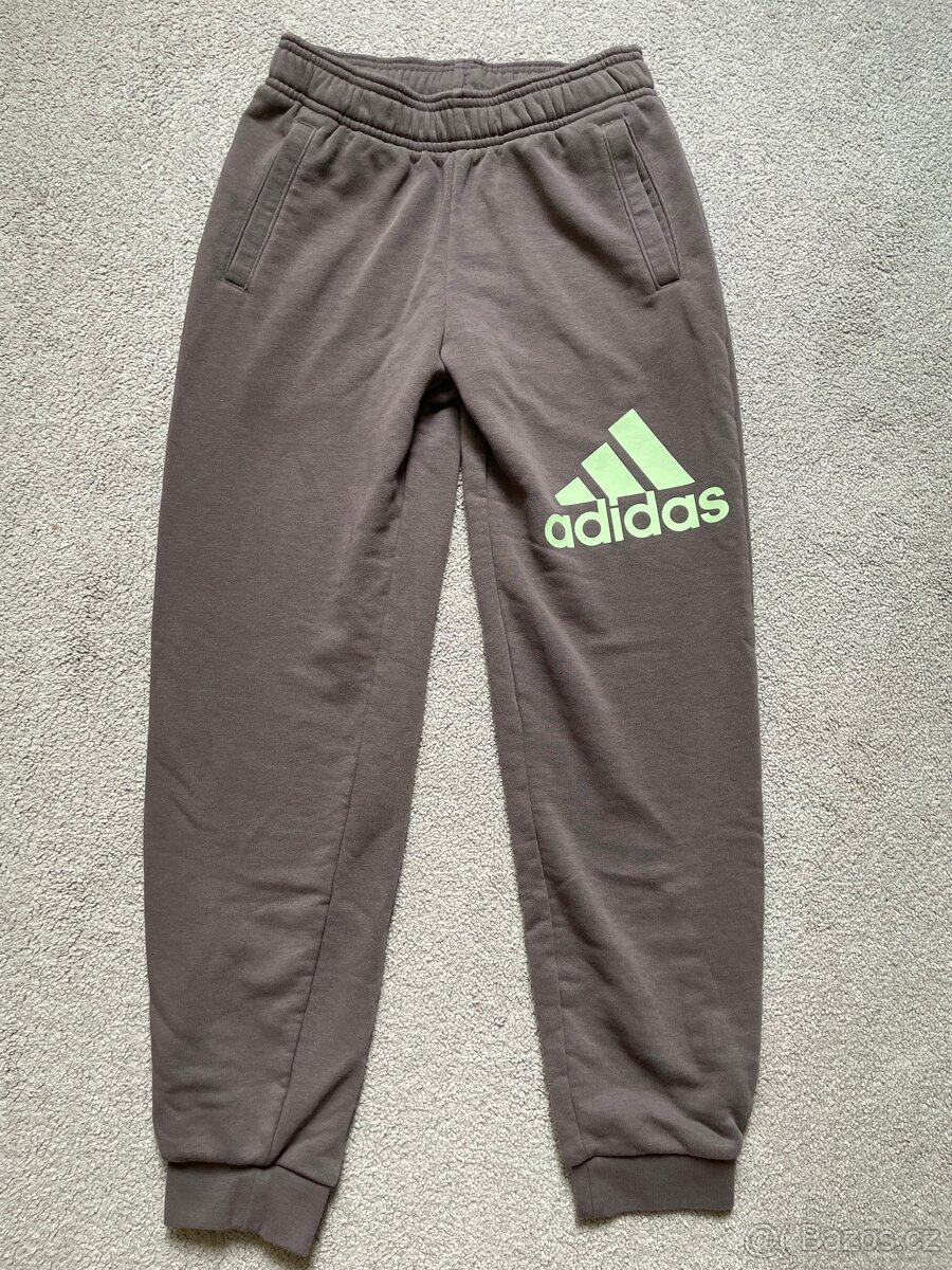 Tepláky Adidas, vel. 152