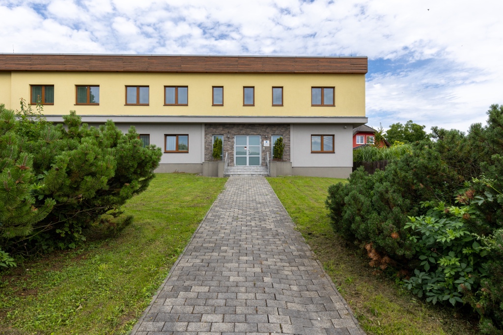 Prodej komerční objekt s ubytováním, Starý Jičíním