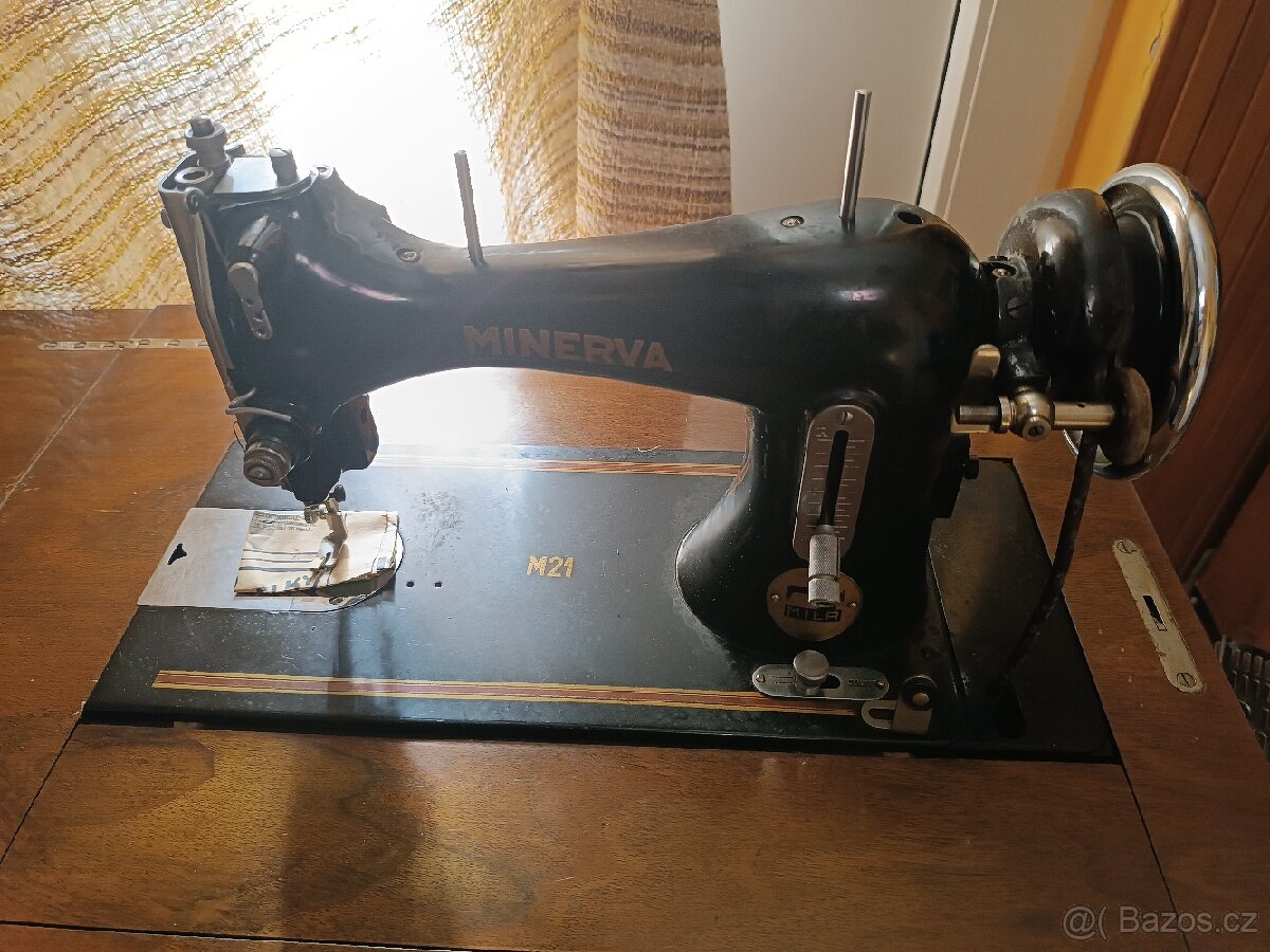 Šicí stroj Minerva