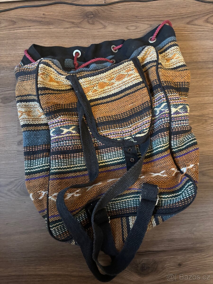 Stylový vak s popruhy