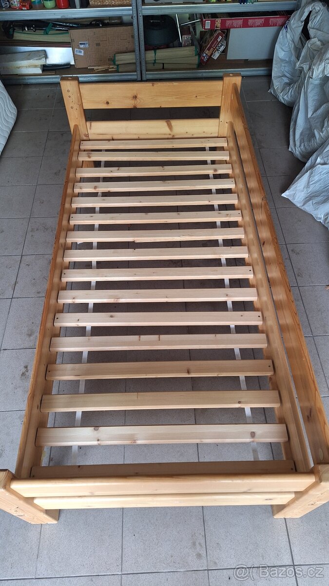 Dětská postel z masivu 90×200 cm + matrace + zábrana