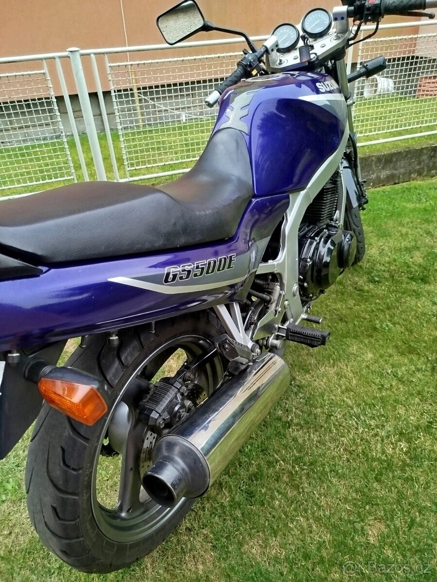 Suzuki GS500E
