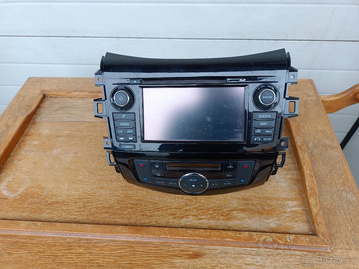 Navigace a klimatronik Navara NP 300,D23,r.v. 2016