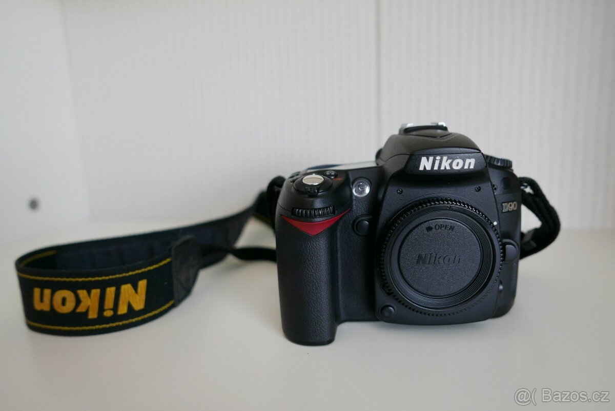 Nikon D90